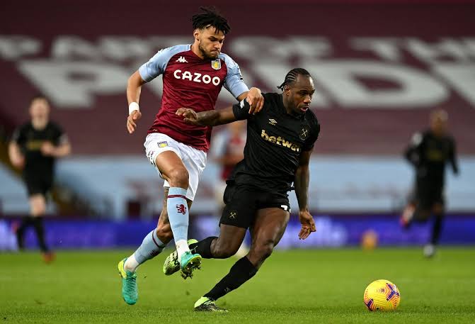 SMukangai's tweet photo. Aston Villa vs West Ham United, live on 102.7 @radiomaisha . Unategea ukiwa wapi? If you are tuned RETWEET.

Photo Courtesy. https://t.co/FtD2qwyFCn