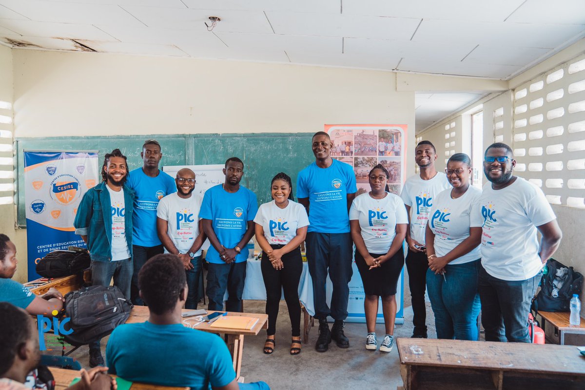 banjHT's tweet photo. #PIC3 Les jeunes du Cap ont accueilli notre équipe pour la 1ère fois et lancent le premier Centre d'Éducation Sismique et de soins de secours du Nord (CESISS-Nord). Pour débuter, ils ont formé 15 jeunes en premier soin de secours et 20 en gestion des risques et des catastrophes. https://t.co/3wZOh288SS