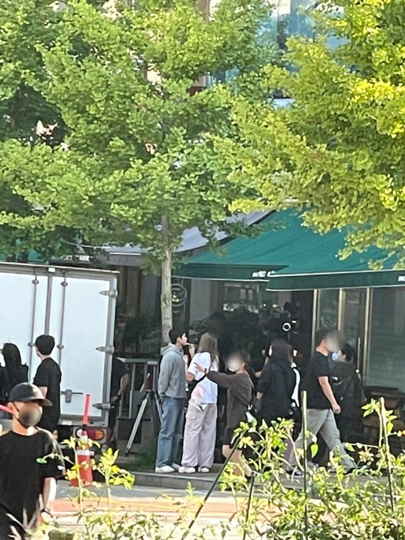 sweetongie's tweet photo. OP saw Ong Seongwu filming for 'Strong Woman Kang Namsoon'

'I came out to go home, and saw #ONGSEONGWU They said that they were filming a drama, I need to pass thru bcs I had no choice but to drive the car, so I peeked saw Ong Seongwu's face very closely. He is super handsome.' https://t.co/8GaTT5I3Fg