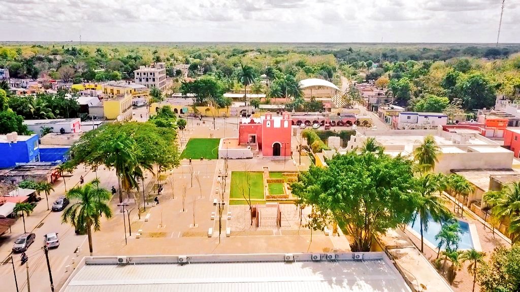 luis_sauma's tweet photo. Felicito a las Regidoras y Regidores de #Chemax, #Izamal #Mérida, #Progreso, #Tinúm, #Tixkokob y #Valladolid por su #1erInformeDeGobierno, donde el #ProgramaPrioritario de #MejoramientoUrbano del @GobiernoMX y @SEDATU_mx tuvo un sitio especial con la estrategia de #MiMéxicoLate. https://t.co/8W35pNmw1j