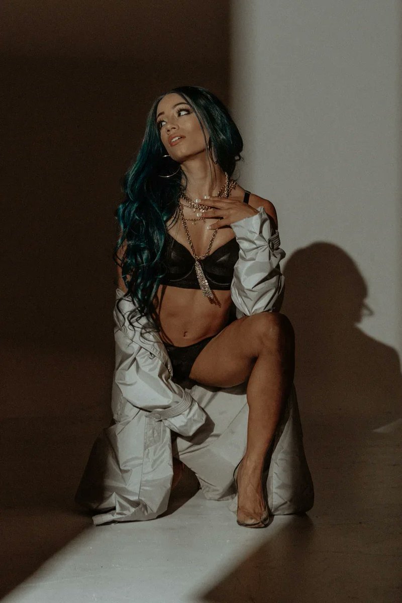 LUSTINGFORKAIA's tweet photo. 17. Sasha Banks. https://t.co/JH4Ota6CR0