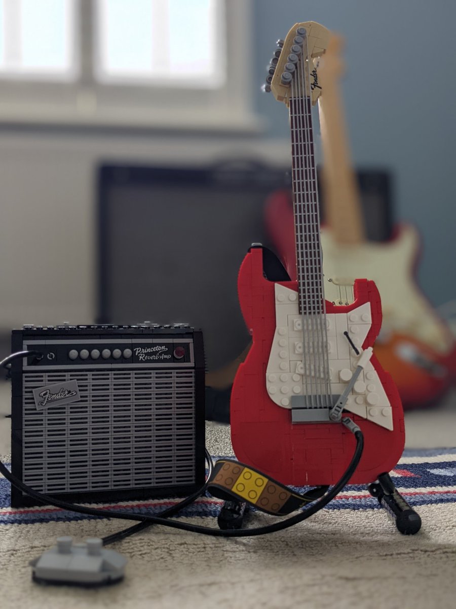 markjamesbarry's tweet photo. Got around to this today. The attention to detail is so satisfying. I will never not love Lego (or guitars). https://t.co/GHDdhcvSV9