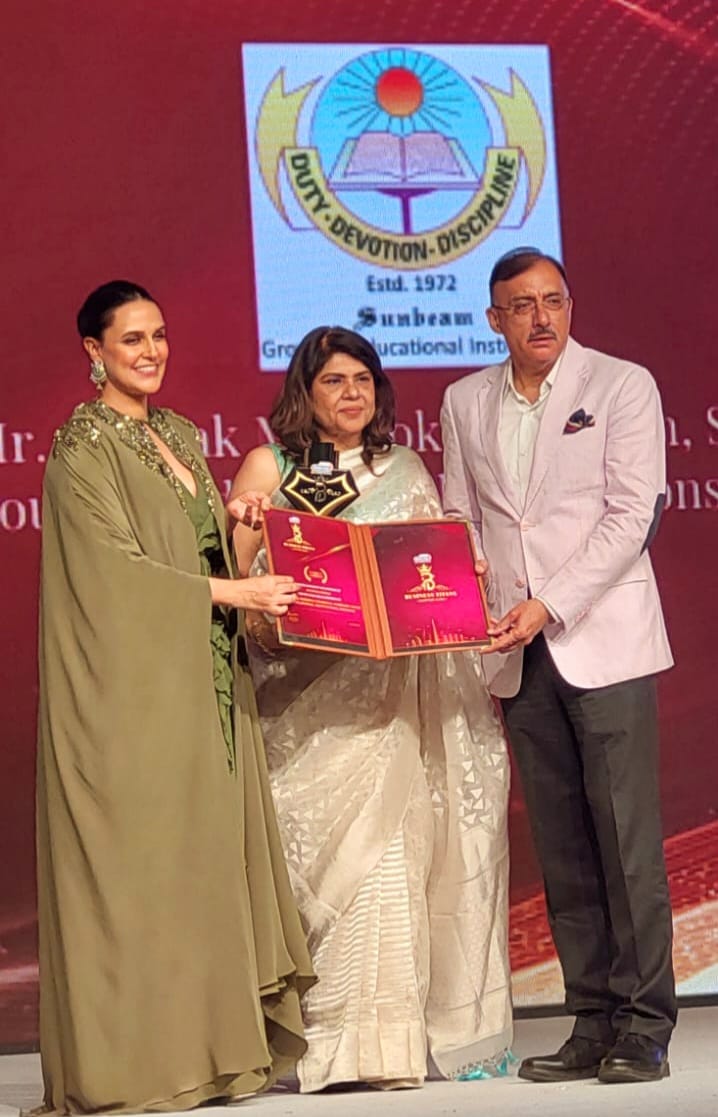 AnpSunbeam's tweet photo. Sunbeam gets another feather in the cap:
Having contested with the best schools of international standard, Dr.Deepak Madhok &amp; Ms. Bharti Madhok , Chairman and Director, SUNBEAM GROUP OF EDUCATIONAL INSTITUTIONS, VARANASI proudly received EXCELLENCE IN EDUPRENEURSHIP AWARDS 2022 https://t.co/qoJvndDY6H