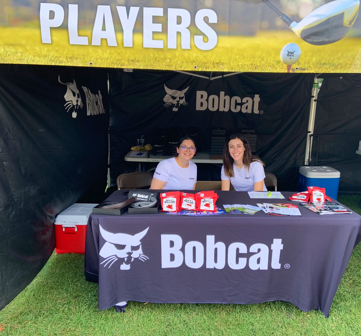 BobcatNDOpen's tweet photo. Our volunteers help make the #BobcatNDOpen possible. Give these amazing volunteers a cheer for their hard work and commitment! 👏 Thank you for all you do! @BobcatCompany @VillageFamily @FargoCCgolfshop https://t.co/VmUVA1WPGK