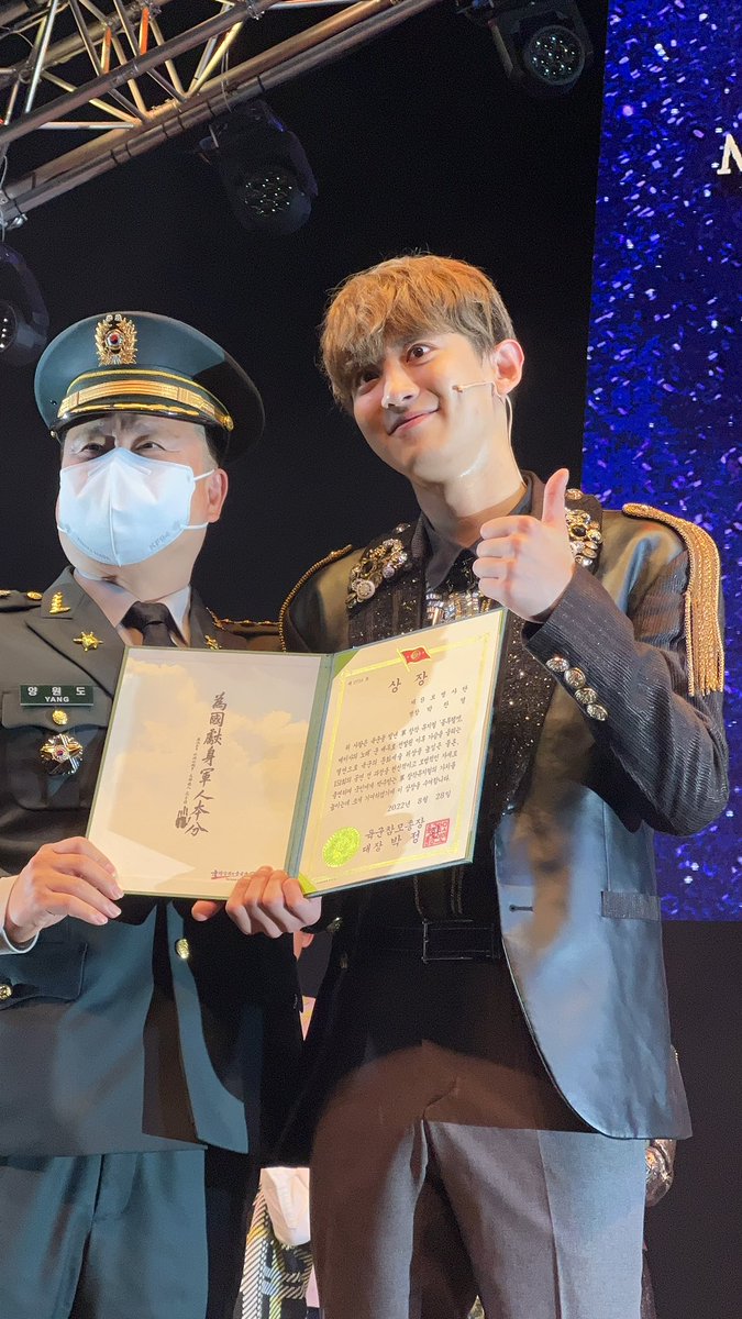 loravameh's tweet photo. SUPER PROUD OF YOU LAMAN SHADI!!
Thanks Meissa era~ u will be missed๐ฅบ
cr. @/real_fruitsoup
#๋ผ๋ง์_151๋ฒ์งธ๋ฌด๋_์๊ณ ํ์ด์ฐฌ์ด์
#ThankYouLamanShadi
#LamanIsBack
#๋ผ๋ง_์ฐฌ์ด์ด์_๋
ธ๋
#MeissingChanyeol
#์ฐฌ์ด #CHANYEOL https://t.co/Cy4sImR8Qc