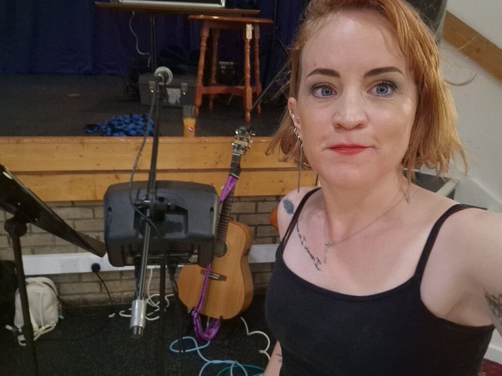 anderton_amber's tweet photo. All ready for my slot supporting St Katherine's Hospice today in Bicester. :) https://t.co/ks311qMr0I https://t.co/X6aFYwcZus