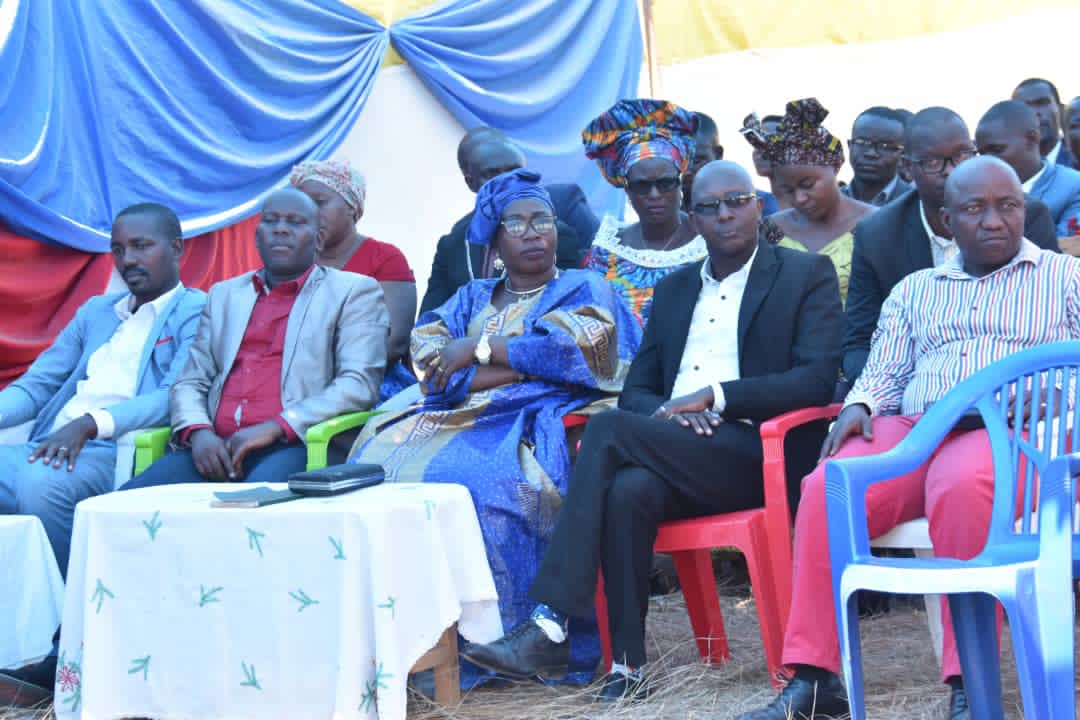 Burundi_senat's tweet photo. #Burundi Le Président du @burundi_senat Très @HonSinzohagera s'est associé aux fidèles de l'église @UMC_Burundi de #Muhene dans la commune Butaganzwa @RuyigiProvince lors de la célébration dominicale de ce dimanche. https://t.co/BwJ1xReNLR
