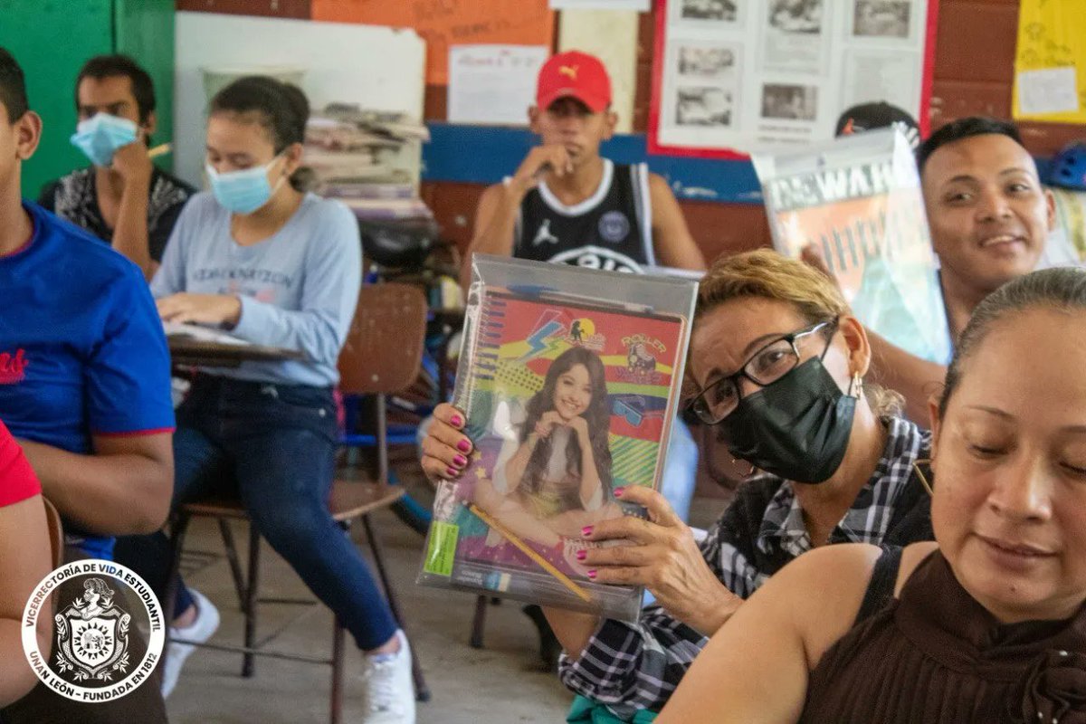 ✅ La Vicerrectoría de Vida Estudiantil a través del Voluntariado Universitario y el CUUN, llevaron a cabo la entrega de materiales escolares a las y los protagonistas del Programa de Alfabetización de Jóvenes y Adultos. 

#VidaEstudiantil