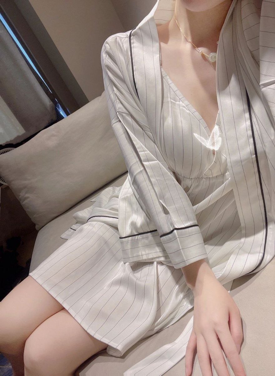 SplashedWhite5's tweet photo. i want to go to a pajama party https://t.co/pNw4M8DE5d