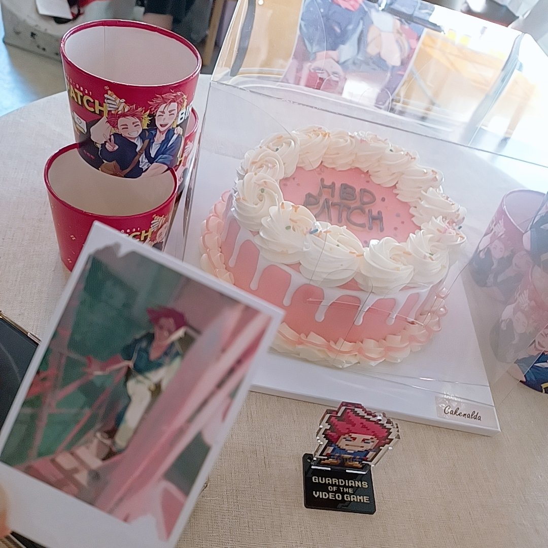Lily_BackHab's tweet photo. #HBD_PATCH_REVIEW
정말 행복이란게 이런걸까요? 음료도 쿠키도 너무 맛있었고 카페도 너무 예쁘게 꾸며져 있어서 깜짝놀랐습니다ㅜ 완결난지 1년이 넘었지만 식지않는 전오수화력 너무 짜릿하고 이런 좋은 행사 열어주�� 주최자분들 정말 복받으실겁니다👍🥰 https://t.co/0QAMC9JXTE