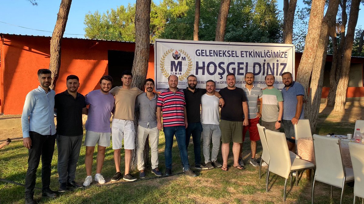 izsmmmder's tweet photo. Derneğimizin doğa ile iç içe gerçekleştirdiği piknik etkinliğinden kareler. Meslektaşların birbirleri ile tanıştığı hoş vakitler geçireceği etkinlikleri gerçekleştirmeye devam edeceğiz.@izmirsmmmo @izgazete https://t.co/icsB867cCl