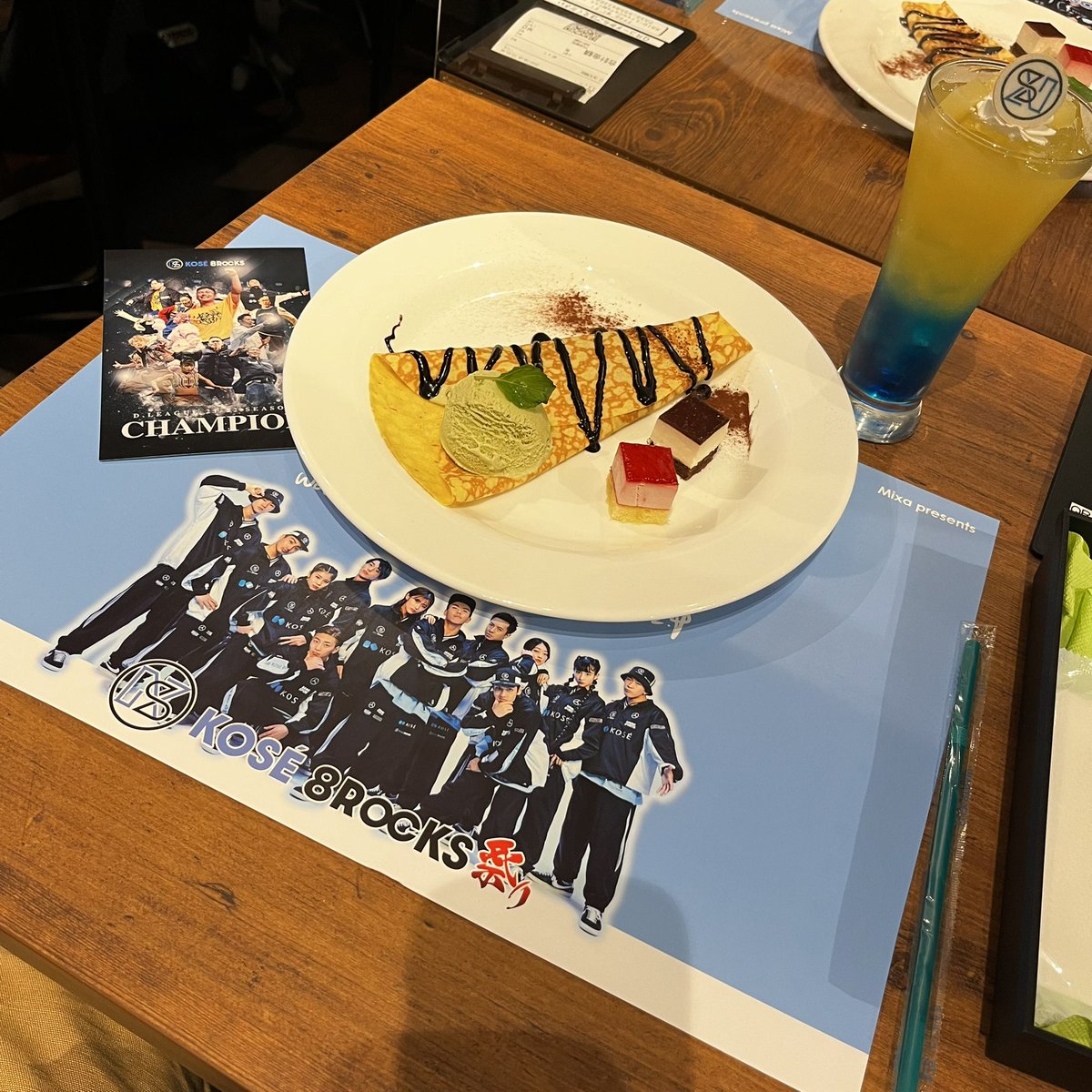 hLFt7CDrPBzePkR's tweet photo. @bgirl_haruka さん監修!
「森のくまさん」いただきました😋
めっちゃ美味しかった〜!ドリンクもめっちゃ美味しかった〜!!
サウナハットのくだりも面白かったし、オフショットの映像も見れて最高でした〜👏👏
#kose8rocks
#kose8rocks祭り
#ミクサライブ東京
#Livecafemixa https://t.co/zqx0YjwMYw