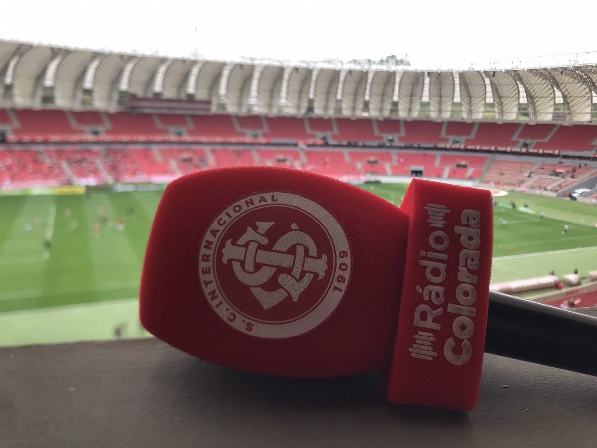 rdcolorada's tweet photo. NO AR! 🚨

É dia de decisão no Beira-Rio, e a #MaisVermelha já está ao vivo, direto das cabines do Gigante, com a transmissão do clássico entre @ColoradasGurias e São Paulo! 📻🇦🇹

Torça com a gente:
💻 https://t.co/KIaDmwa4uN
📱 APP do Inter
📲 (51)991894124 https://t.co/BpcniEWVLy