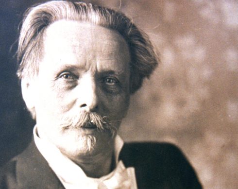 Sogehtsaechsi's tweet photo. Das Leben und die Werke von Karl May gehören zu unserer sächsischen Geschichte und unserem Kulturgut. Der berühmte Schriftsteller ist in Ernstthal geboren und verstarb in Radebeul.

Foto: Karl May Museum https://t.co/utIqcRGHzz