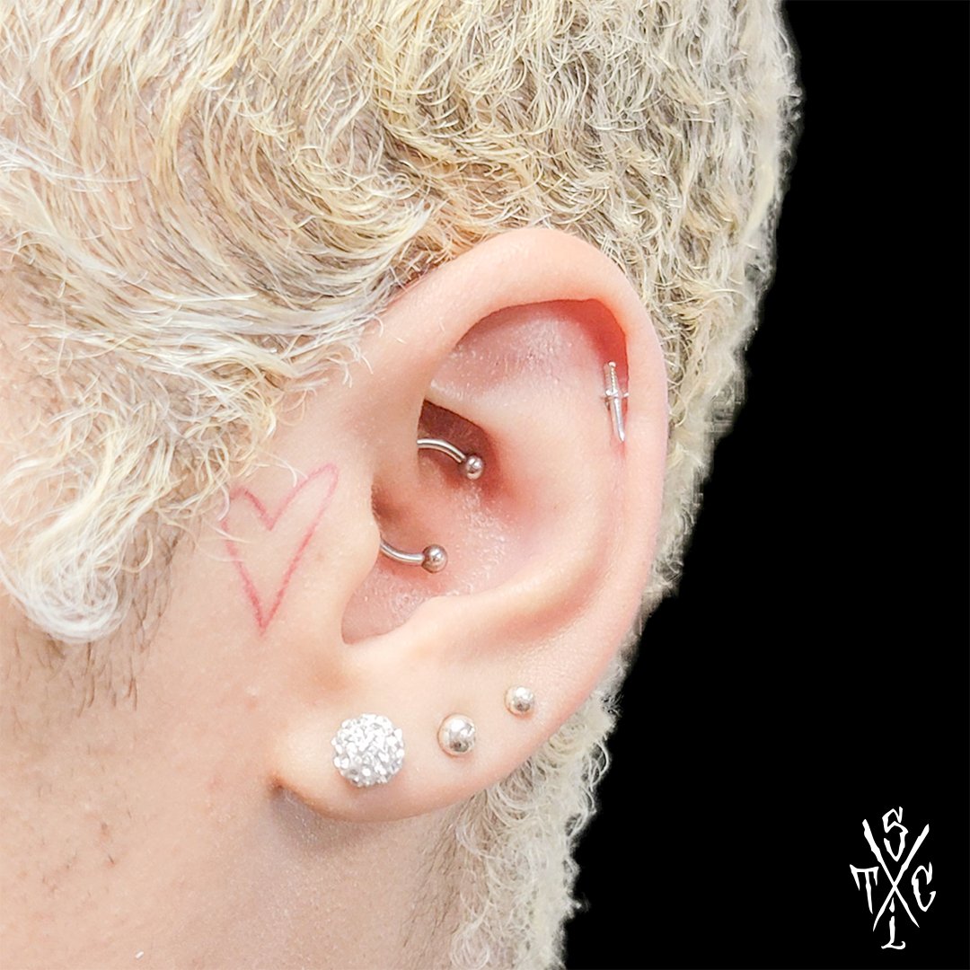 steelandInk's tweet photo. The hardware is half the battle, no matter what you want pierced!
You'll find only the best jewelry from the hottest brands here.
Tired of that plain jane stainless steel? Come get some white gold BVLA!
#piercings #stlpiercing #stlpiercers https://t.co/GwofQOiDyU