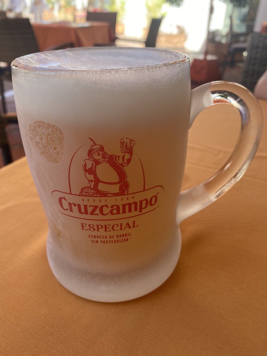 marti1232003's tweet photo. @PintsDrank frozen glass pint of local larger Cruzcampo, in old town Marbella #frozenglass #pintinthesun #cruzcampo #spanishlarger #funinthesun https://t.co/GJrLcLQzUu