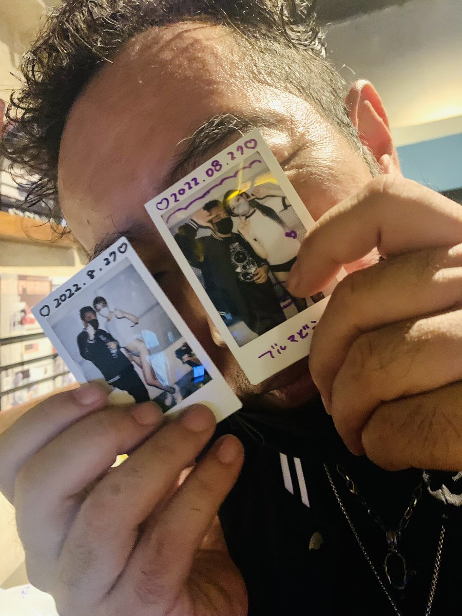 pussyhossy0530's tweet photo. MALLOW BLUE主催で下北沢HOLICでした⭐️
長丁場でしたが全出演者全曲見ましたよ😚🎵
アイドルもバンドもそれぞれのカラー🌈が出てて、めちゃ熱かったです🤩🔥
やっぱLIVEは最高に楽しいです∩^ω^∩
#Aprodite
#MANACLE
#ミライト
#IRISMONDO
#LittleLilith
#MARKETSHOPSTORE
#MALLOWBLUE https://t.co/2zzHArpqN9
