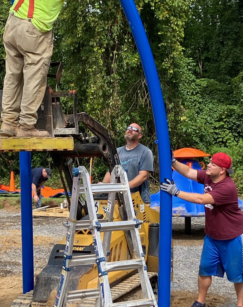 Daphne Valentine tweet media