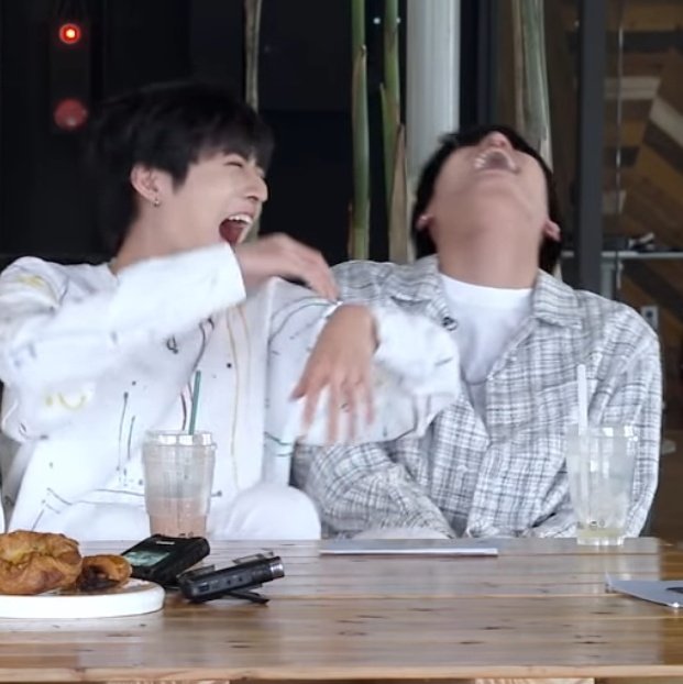ytbbtrsr's tweet photo. These two... 🤣🤣

#하루토 #박정우 #HARUTO #PARKJEONGWOO #하정우 
#하루우 #루정우 #정하루 #우하루 https://t.co/6hfHpU99I2