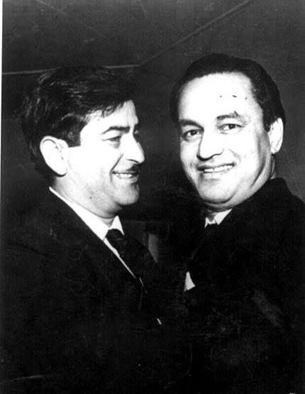 "When Shailendra left us, I lost one arm. With Jaikishan, I lost another. But when Mukesh left, meri jaan chali gayi" ~ Raj Kapoor

Remembering MUKESH
(22 Jul 1923 - 27 Aug 1976)