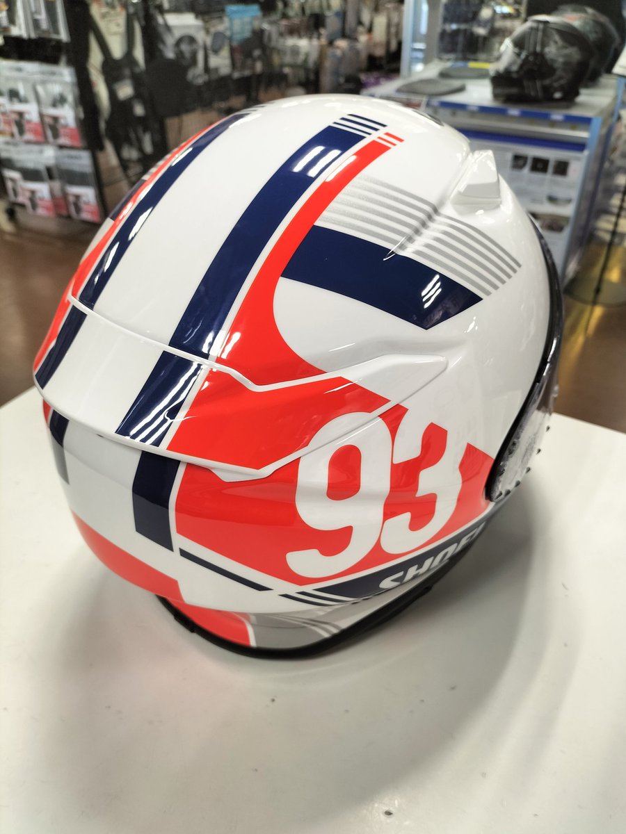 ichiro4663's tweet photo. 新色入荷しました。実物かなり良い感じです #SHOEI #MM93RETRO #しゃぼん玉 #カスタムバイク #ヘルメット https://t.co/5LgagMhXvm