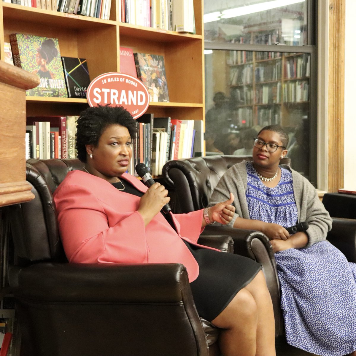 UnionSquareNY's tweet photo. Events are better than ever at @strandbookstore 📚✨ Get a chance to hear from your favorite authors in the Rare Book Room at The Strand's USQ location.

📆 Tue 8/30, Ramzi Fawaz
📆 Fri 9/9, Edward Enninful
📆 Mon 9/12, Evan Puschak

More ➡️ https://t.co/6g9hQKsXKo

#USQEvents https://t.co/9eEUMpskLN