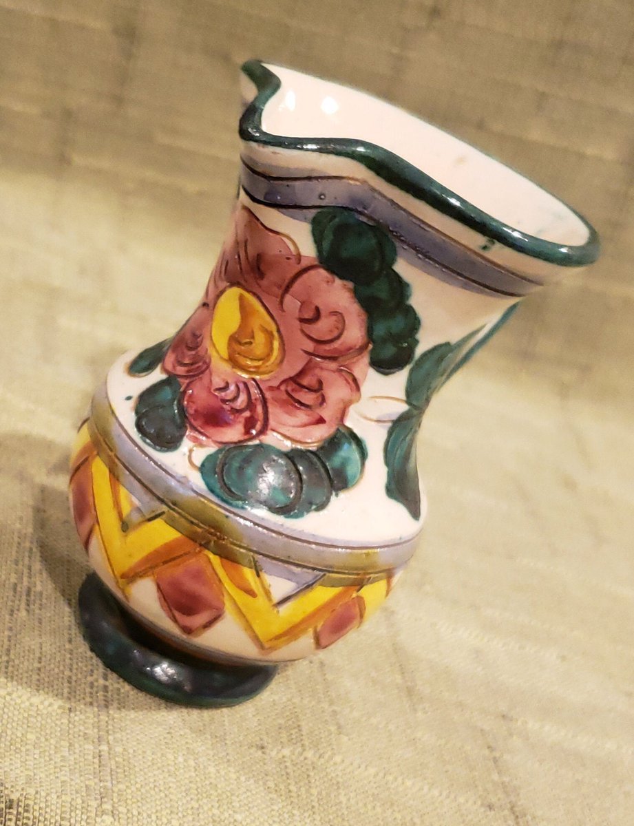 atticesoterica's tweet photo. Vintage Unsigned Hand Painted Small Pitcher/Creamer Made In Italy Hand Painted Flowers And Zig Zag, Art Pottery https://t.co/BFY7BX4qRO #Antiques #BestOffer #Collectibles #Vintage #AtticEsoterica #Etsy #Curios #SmallPitcher https://t.co/Gv27GCBdcB