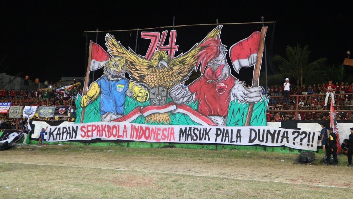 RedGank_PSM's tweet photo. Kita pernah bersama di tribun yang sama kalo Gak salah 3 tahun lalu tapi di MattoanginG ,,kini kembali bersua di GBH kota cinta Pare2 Kang Daeng #sila3 ⁦@officialvpc⁩ ⁦@VikingJati⁩ 💙❤️ https://t.co/M5967ONw2x
