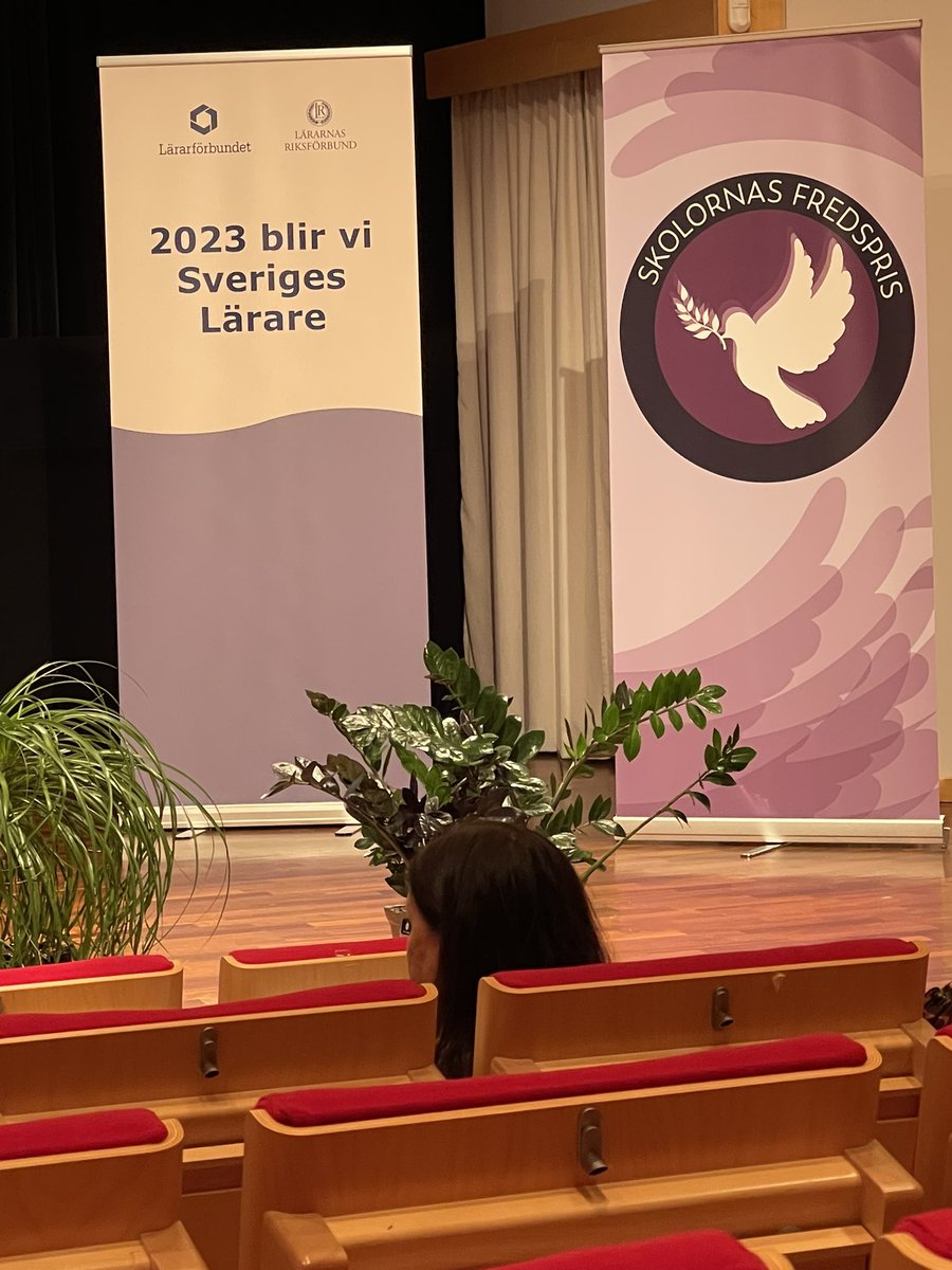 Vi är så oerhört stolta! Rålambshovsskolan vinner Sveriges nationella fredspris för skolor! #rålambshovsskolan #stockholmsstad