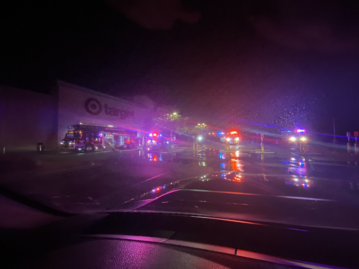 laketravisfire's tweet photo. #sprinklersave Early this morning #LTFR responded to Target in the 3700 block of 620 for an fire alarm activation. Firefighters saw smoke near the front of the structure upon arrival. The fire was controlled with a fire sprinkler. @NFSAorg @NFSASC #fastwater https://t.co/lZP4OxJboD