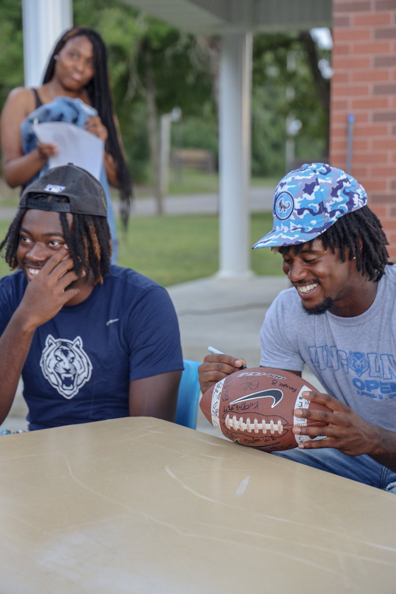 Football Fan Day Flicks 📸

#PROGRE22 / #GBT / #LUMOFB 🐅🏈
