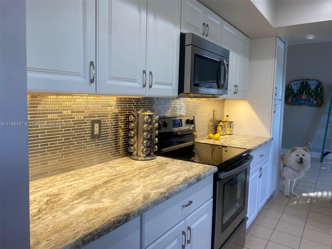 FinkelsteinFL's tweet photo. 2022 Q2 Sale: Finkelstein Team Representing the Seller:​​​​​​​​
🏡 Address: 1213 SW 87th Ter, Plantation, FL 33324
💰 Sold Price: $580,000

📅 Schedule a real estate consultation. ​� https://t.co/3P1CZecf1x