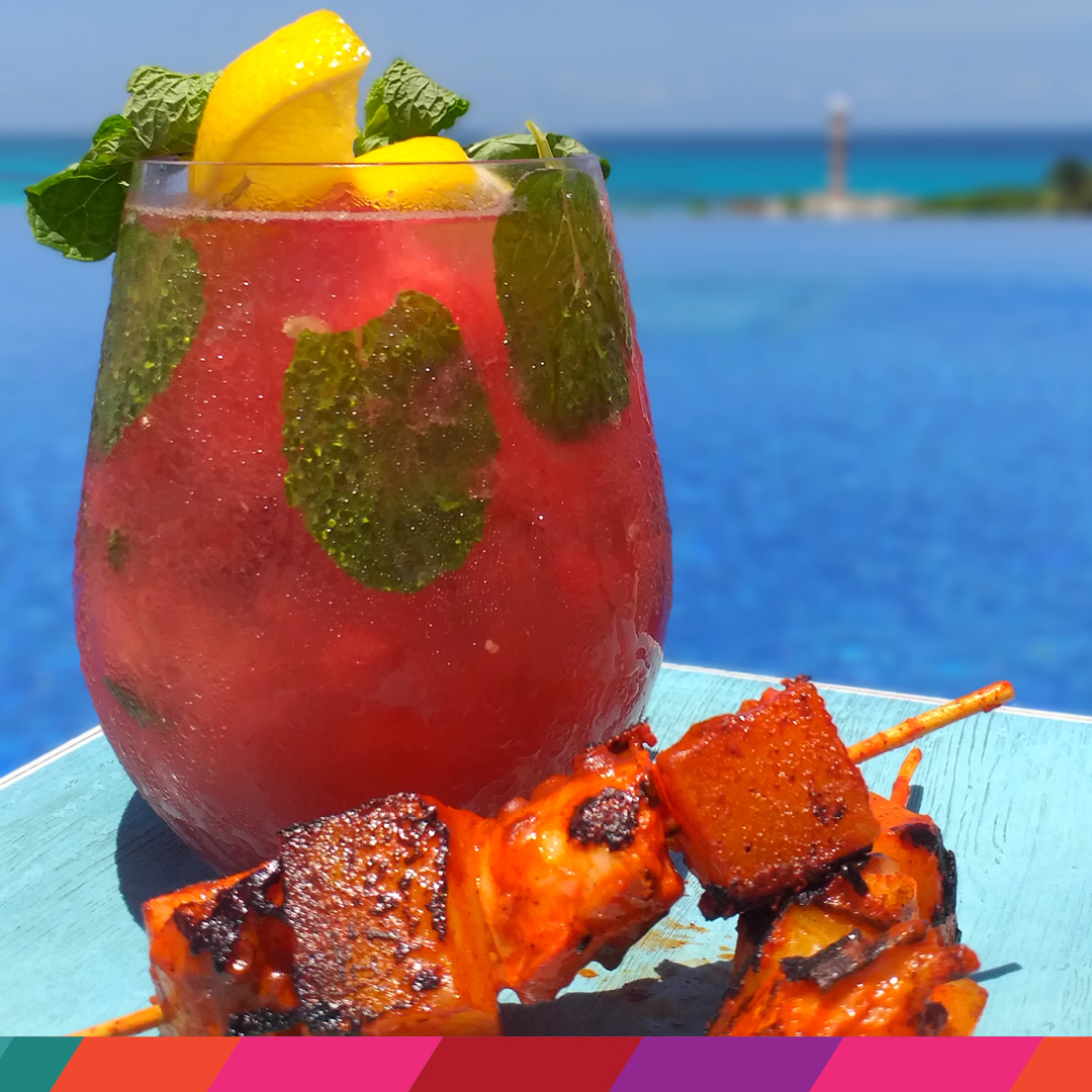 We encourage you to try our seafood diet: sit by the sea while enjoying our delicious food. 
.
Te animamos a que pruebes nuestra dieta favorita: siéntate junto al mar mientras disfrutas de una deliciosa comida.
.
#HyattZivaCancun