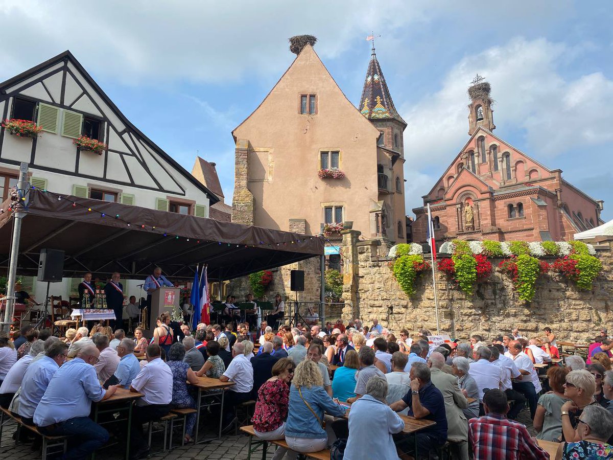 HubertOttAlsace's tweet photo. «La viticulture est à la fois notre passé et notre avenir. Elle nous lègue un patrimoine qui nous offre une identité reconnue et une économie florissante, alliant le local et le rayonnement international.»
#eguisheim #fêtedesvignerons #alsace #vindalsace #tradition https://t.co/y8JkSxCkfK