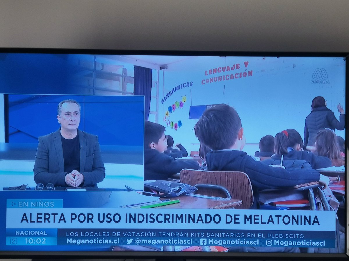 drvicunas's tweet photo. #ALERTA discuten sobre la toxicidad de la melatonina... Pero insisten en el uso de mascarilla y vacunacion eterna.... Por favor, córtenla https://t.co/zXkus8gW0J