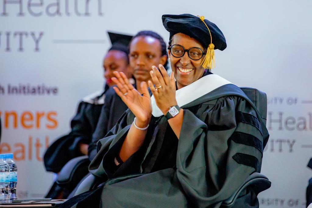 FirstLadyRwanda's tweet photo. What a beautiful and inspiring ceremony! 

Our health systems are indeed in good hands. 

Congratulations again @ughe_org Master of Science graduates! https://t.co/KoGMPjZmST
