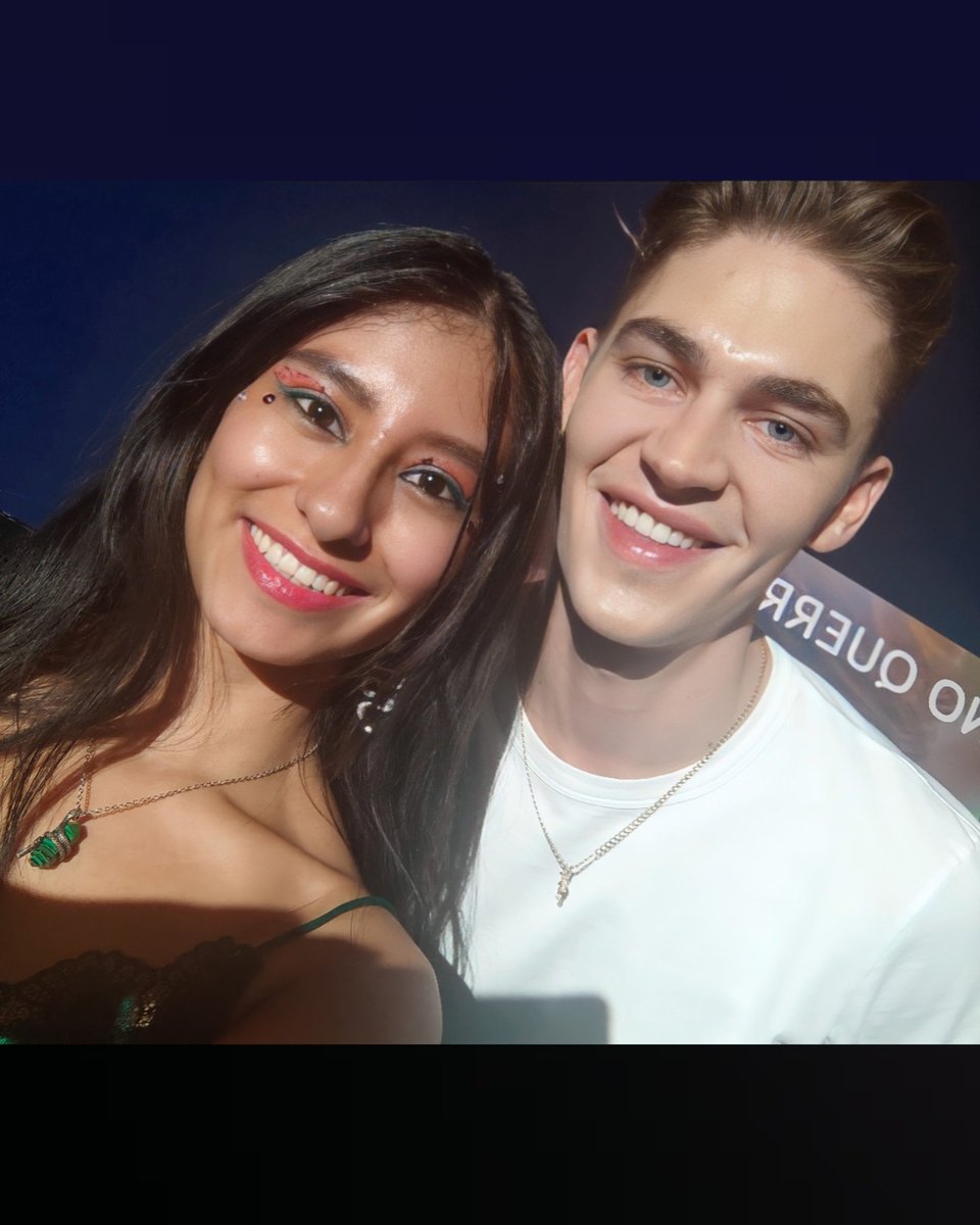 aabbycastle's tweet photo. Todo fue magnífico e irreal.
Tu ves el momento cómo "Conoció a Hero, Hardin de After" pero yo veo a la pequeña que "Conoció al pequeño Tom Riddle" 💜🤍💚
Hero dijo: soy de las fans original así que desbordare felicidad. 🥰
#HeroFiennesTiffin #AfterFanParty #AfterEverHappy https://t.co/ba1hw7wHhF