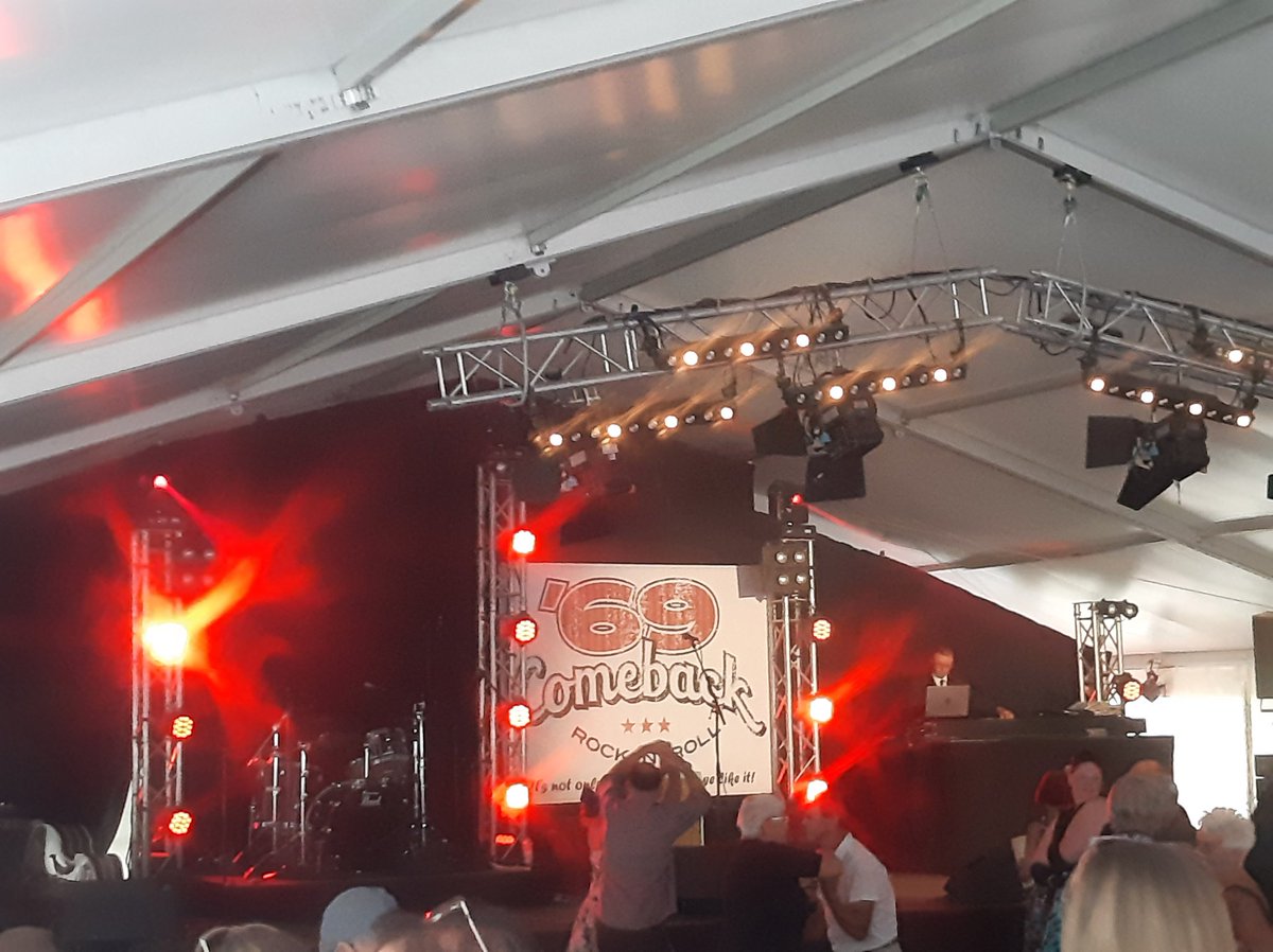 Wat een heerlijke sfeer bij het Rock and Roll weekend #Akersloot complimenten voor de organisatie!