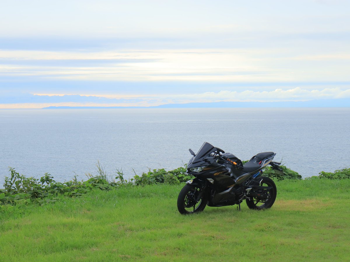 Ninjapjdwtk's tweet photo. 新潟県「鳥海ブルーライン」🏍

マジで最高ヘ(°◇、°)ノ
走りやすいし、眺めも良い(*´꒳`*)b
 #バイク 
 #バイク好きな人と繋がりたい 
 #バイクのある生活 
 #ツーリング 
 #Ninja400 https://t.co/ovBVIrF84i