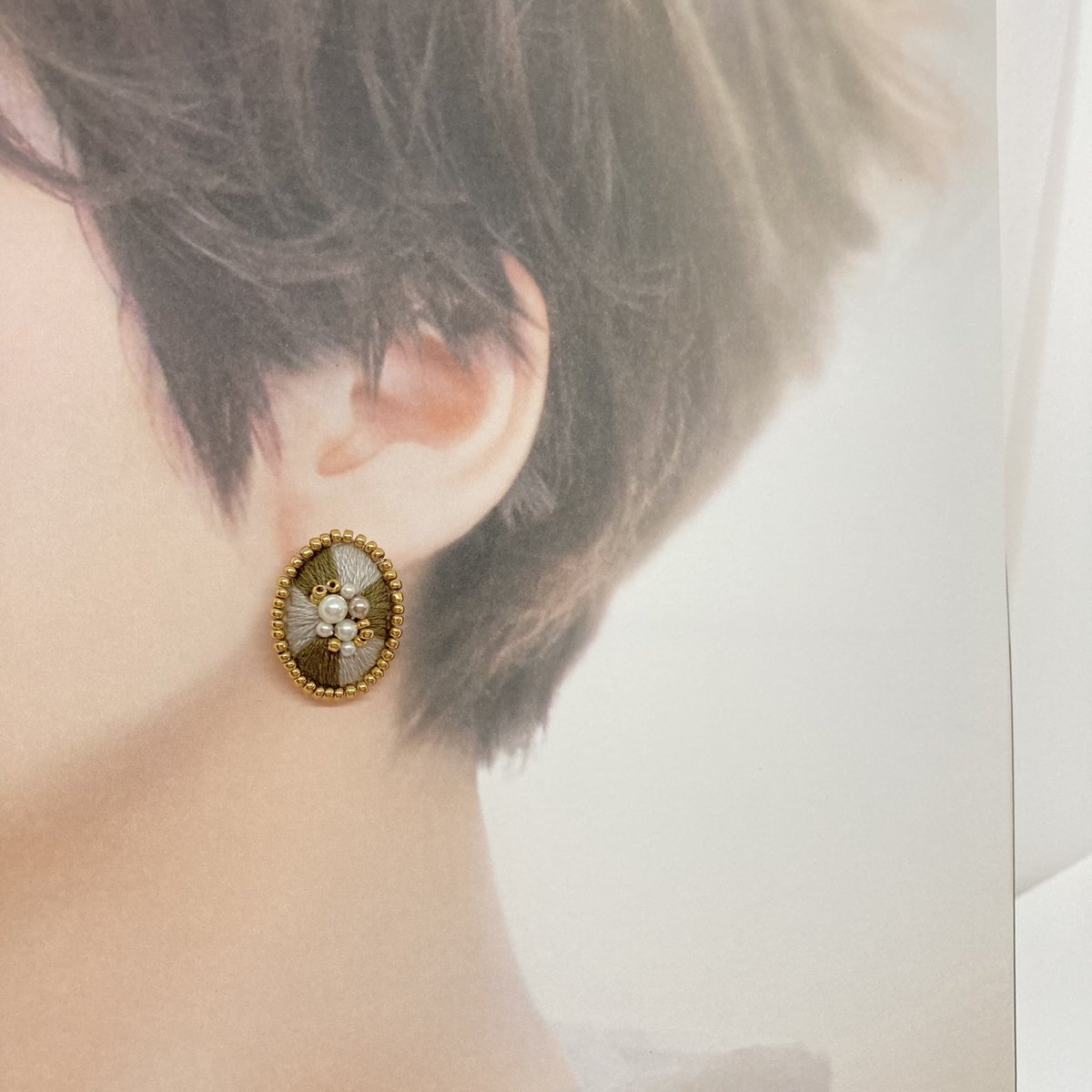 karinto_0513's tweet photo. minneのオータムコレクションに掲載していただいています✴︎✴︎✴︎
ありがとうございます！
よかったら覗いてみてくださいね✴︎

楕円なビーズ刺繍＊カーキ×グレージュ　イヤリング／ピアス　金属アレルギー対応 #minne https://t.co/mcCUgYNQzd
#秋色    #スペシャルクーポン https://t.co/Q15I7jyr7u