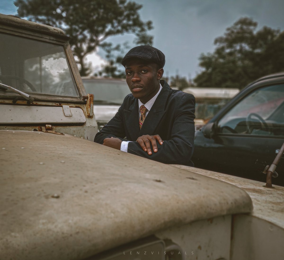 Lenzvisuals1's tweet image. &quot;My TECNO CAMON 19 potrait challenge entry&quot;
Like an underdog, I watched life&apos;s play
99 problems...  no solution
Losing is a life lesson, hard to learn
I&apos;m stuck, cant change the past 
&apos;Cause I&apos;m just an UMBRELLA BOY. 
Shot by me on @SamsungMobile
#tecnocamonshow
#CAMON19Portrait