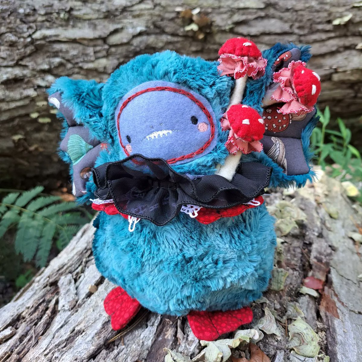 Carnivalbugs's tweet photo. Figg the mushroom siren
#mushrooms #circus #cottagecore #clowncore #plushie #plush #ioak #artdoll https://t.co/IiqOBMwS47