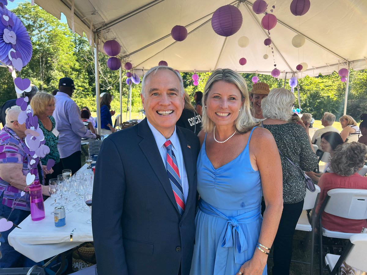 TomDiNapoli's tweet photo. This weekend, it was great to be with my friends of the Dutchess Dems Women’s Caucus to honor an amazing partner in government @electrobinlois with the Lucille Pattison Woman of the Year Award. 

Congratulations Robin! 🎉 🎉 https://t.co/V4zk6abF0X
