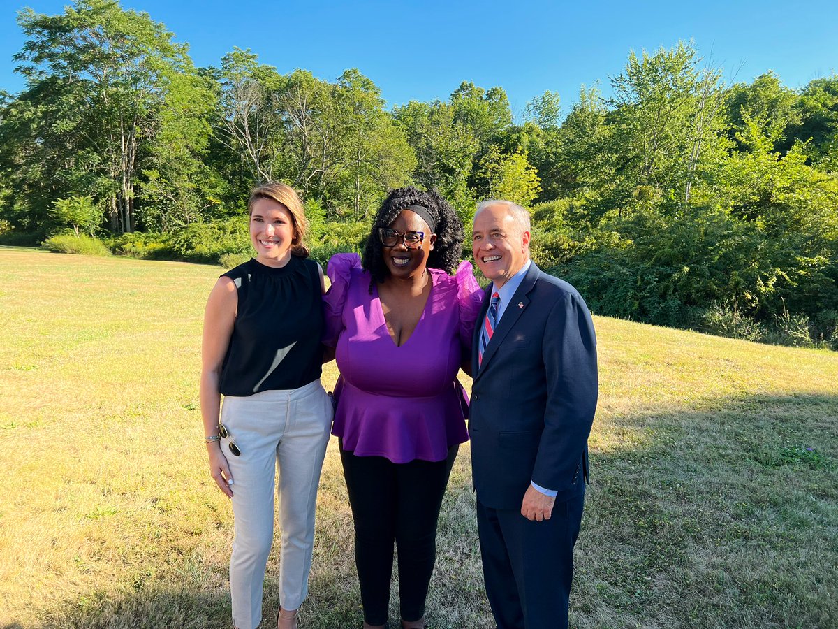 TomDiNapoli's tweet photo. This weekend, it was great to be with my friends of the Dutchess Dems Women’s Caucus to honor an amazing partner in government @electrobinlois with the Lucille Pattison Woman of the Year Award. 

Congratulations Robin! 🎉 🎉 https://t.co/V4zk6abF0X