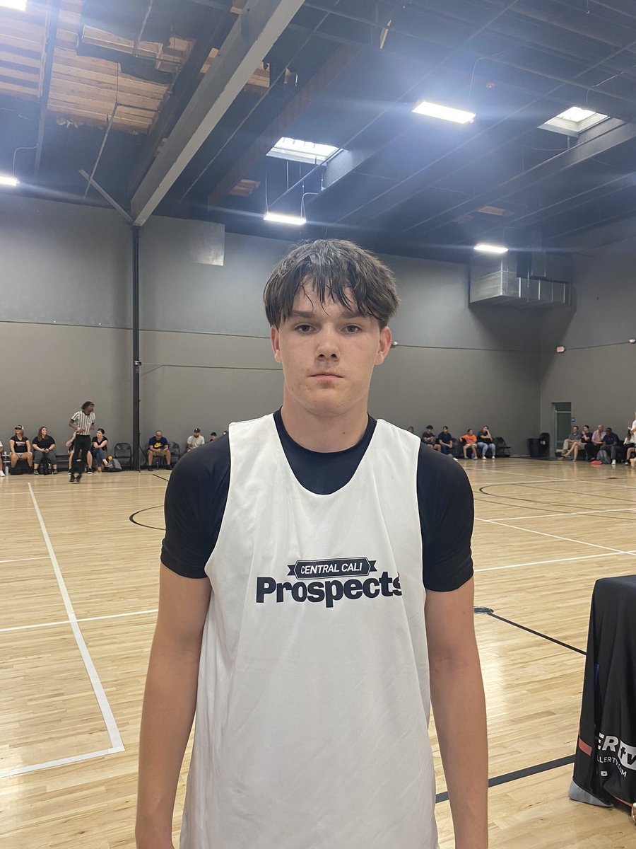 2026 6’2 Aidan Beechler (Clovis East/CA) displayed quality combo guard skills @ Next Up Showcase! Nice change of pace w ball n hand, solid court vision, shifty moves 2 create OTD, capable scorer from 3 levels, &amp; a crafty finisher @ the basket! <a href="/0Ebo2/">ExElite</a>