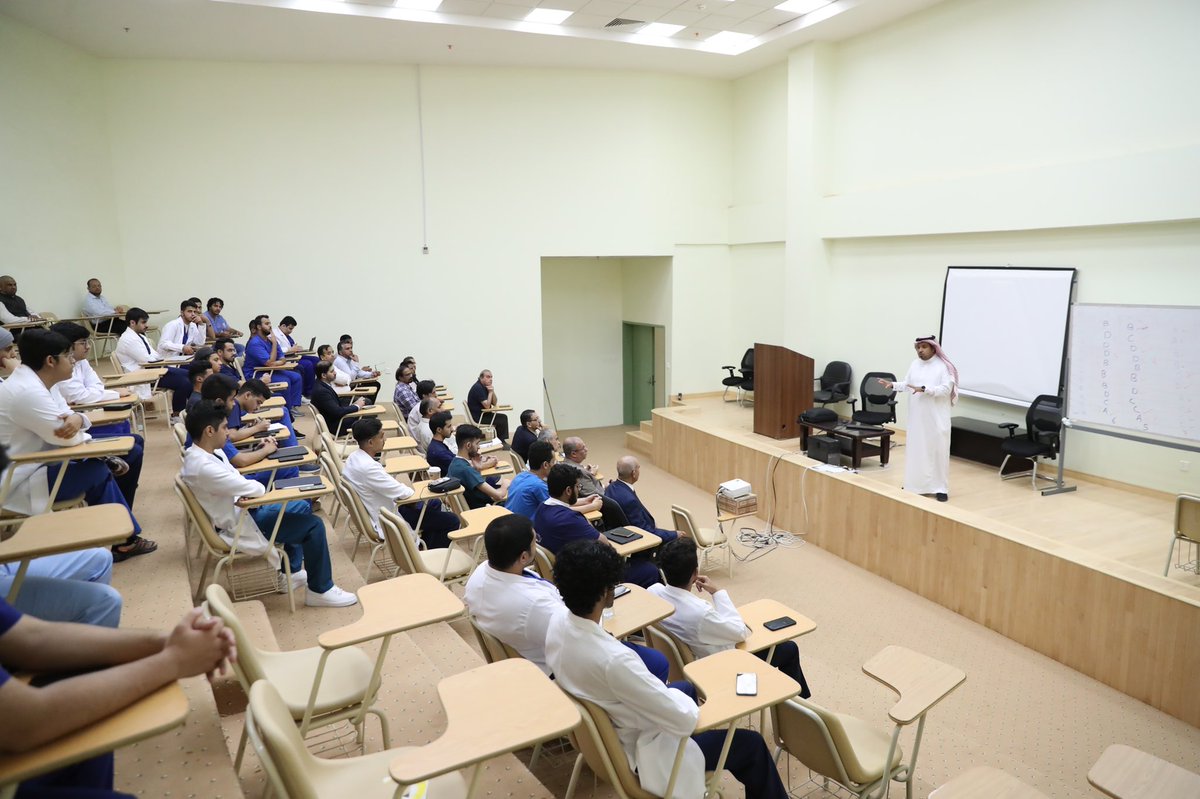 ShaqraUni's tweet photo. أقامت كلية الطب بـ #جامعة_شقراء اليوم الأحد "اللقاء التعريفي لطلاب الكلية المستجدين" وذلك لتعريفهم بالكلية وبرامجها وآلية الدراسة في مختلف البرامج والأقسام، بحضور عميد الكلية د. فراس المرشد. #العودة_للدراسة 

#العالم_ينتظرك https://t.co/kikJxkcWWb