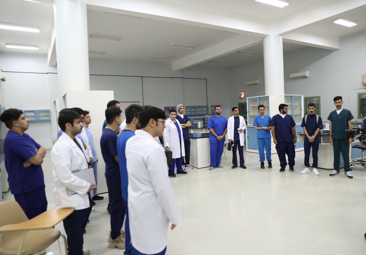 ShaqraUni's tweet photo. أقامت كلية الطب بـ #جامعة_شقراء اليوم الأحد "اللقاء التعريفي لطلاب الكلية المستجدين" وذلك لتعريفهم بالكلية وبرامجها وآلية الدراسة في مختلف البرامج والأقسام، بحضور عميد الكلية د. فراس المرشد. #العودة_للدراسة 

#العالم_ينتظرك https://t.co/kikJxkcWWb