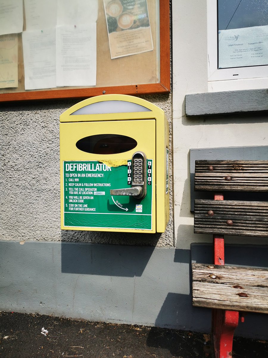8624evans's tweet photo. Due to recent shortages of iPAD defibrillator pads nationwide, I was unable to purchase pads for the #Pontyberem community defibrillator for 7 weeks 😢 With the help of @ozzati37 it is now up and running with new pads 👏🏻👏🏻 #PADS @WelshAmbulance #chainofsurvival https://t.co/umpTUty9iI