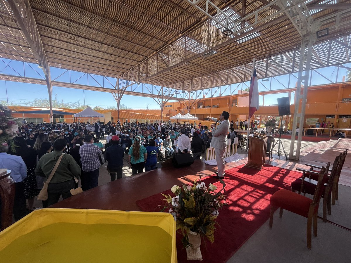 LCarlosBarraza's tweet photo. Un hermoso programa de #GruposPequeños se vivió en la #ZonaIquique donde más de 500 personas se dieron cita para ser #Inspirados #Animados #Desafiados a anunciar #ElUltimoLlamado @iasd_anch @JuanCSandovalR @alberteologo @PrAleMarin @iasdchile https://t.co/LnxTw6W3R7
