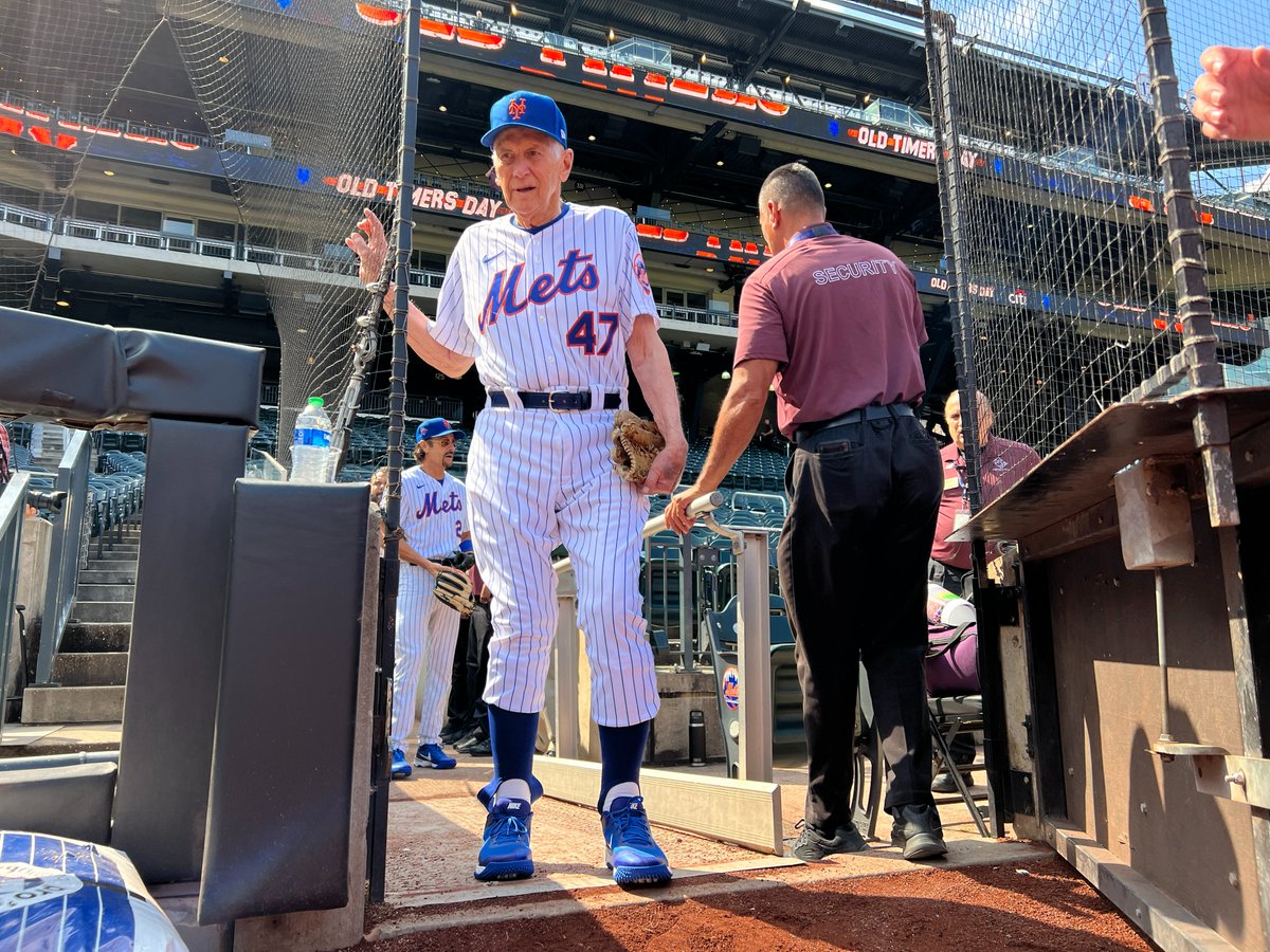Jay Horwitz on X: So many great memories from yesterday's #Mets Old Timers'  Day. John Stearns talking BP. Steve Dillon and Jay Hook going to the mound.  Seeing Mookie play like he